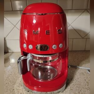 Smeg  50's Retro Style Drip Coffee Machine Red slightly used